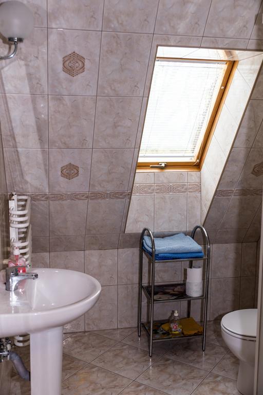 Domek Pod Klonem Agroturystyka Bialowieza Ruang foto